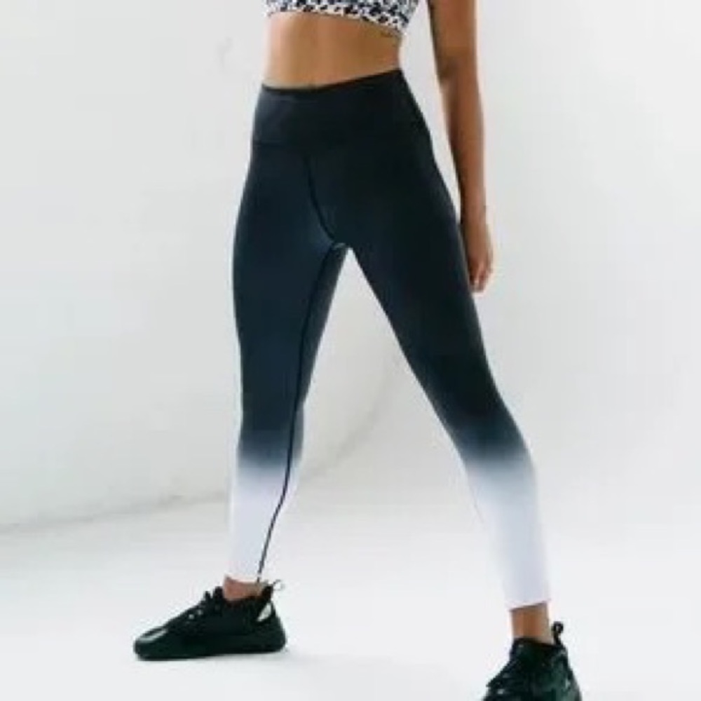 ZYIA Black to White Ombre Leggings